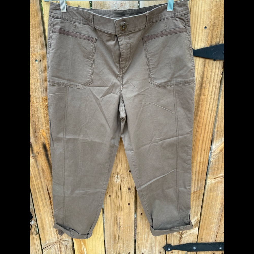 STYLE & CO BROWN ROLL UP PANTS SZ 12